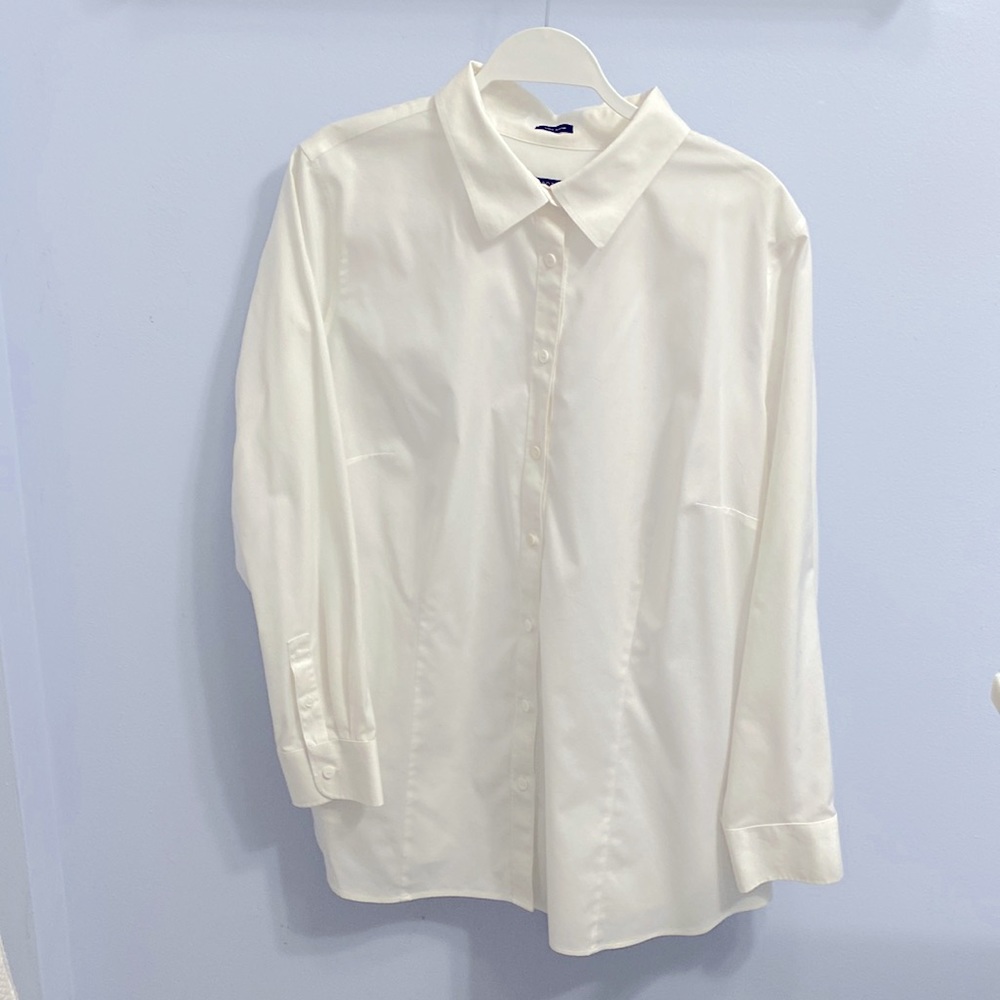 Talbots 18W wrinkle resistant blouse. New with some tags attached.